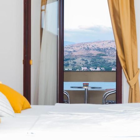 Mb Pag Bed&Breakfast Pag Town Buitenkant foto