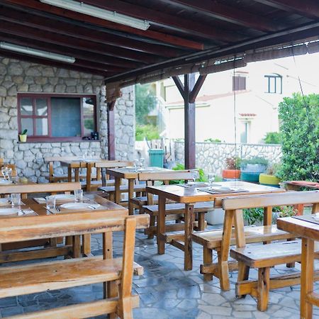 Mb Pag Bed&Breakfast Pag Town Buitenkant foto