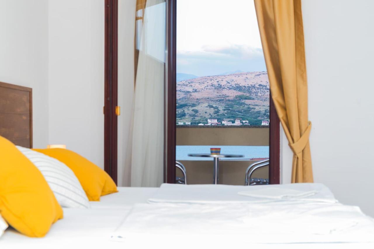 Mb Pag Bed&Breakfast Pag Town Buitenkant foto