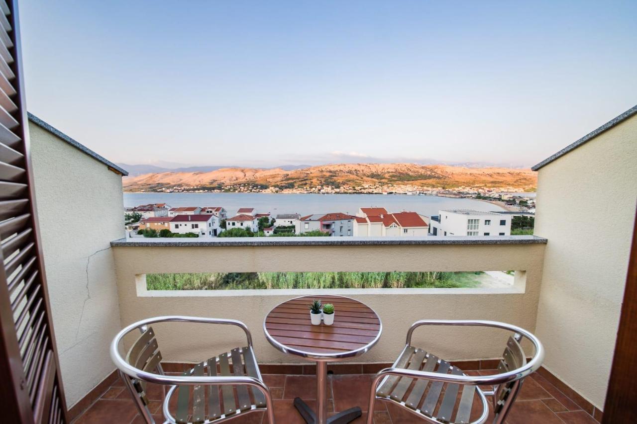Mb Pag Bed&Breakfast Pag Town Buitenkant foto