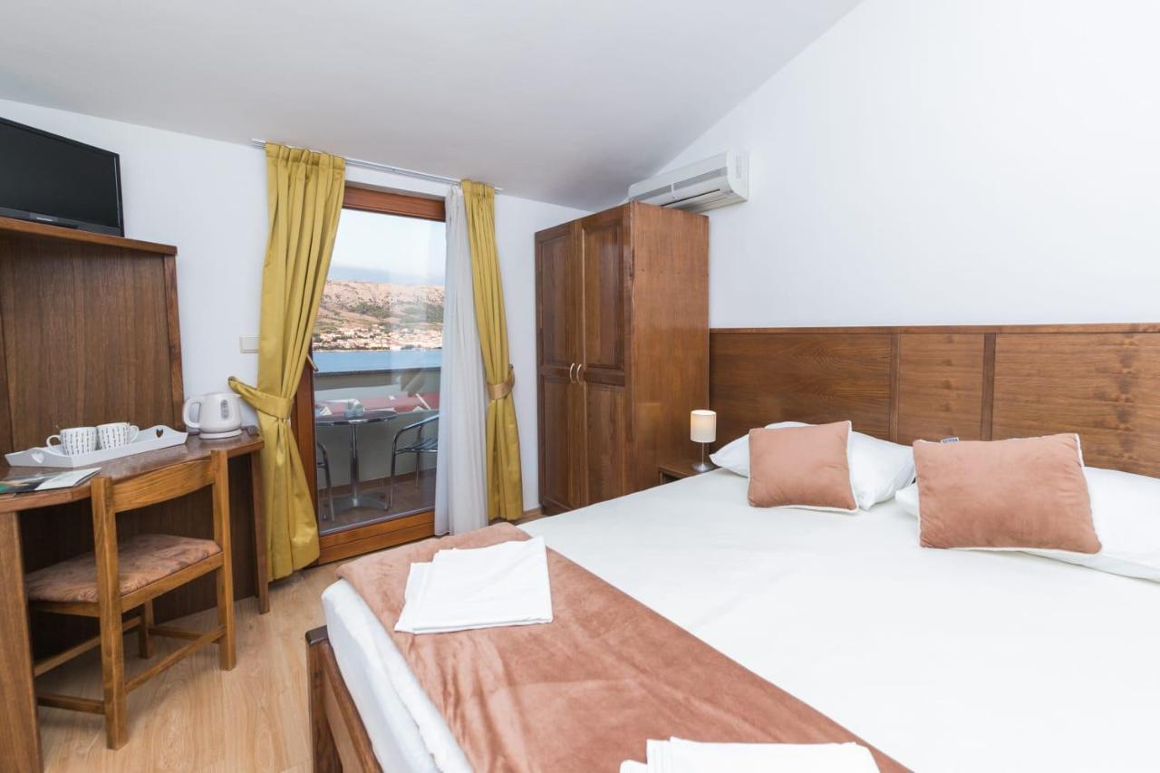 Mb Pag Bed&Breakfast Pag Town Buitenkant foto