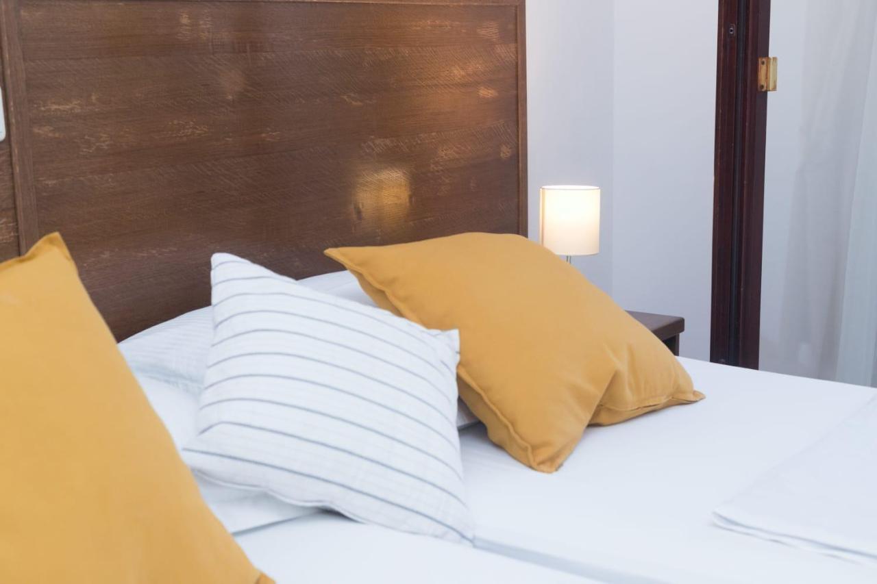 Mb Pag Bed&Breakfast Pag Town Buitenkant foto